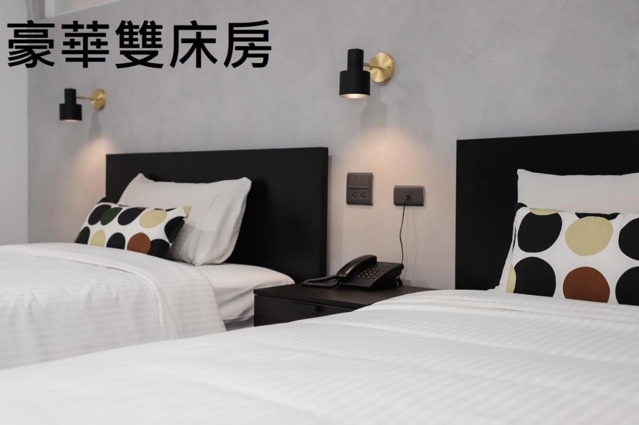 Tzu Chi Hotel Pingtung Extérieur photo